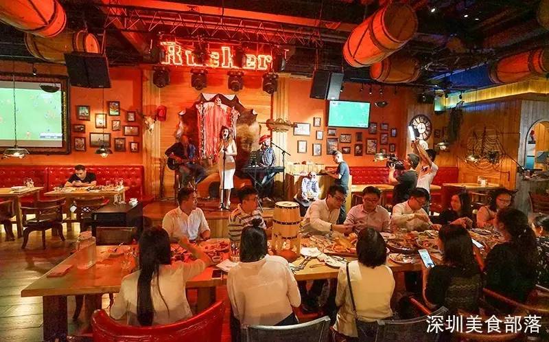 这家店,凭什么7点就能坐满,直到凌晨1点还有人舍不得走