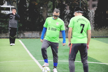 足球让人热血沸腾,足球让我们着迷