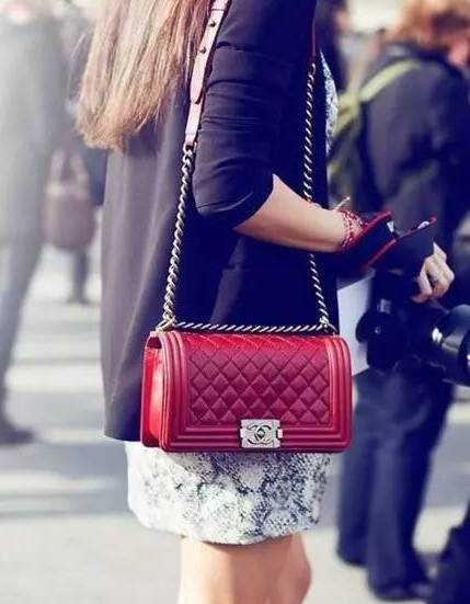 女士包怎么选款式,2016流行的女包款式有哪些呢