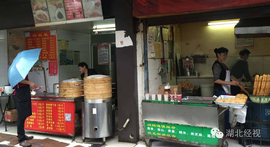 来武汉不可错过的一条街,武汉晚上逛的步行街夜市