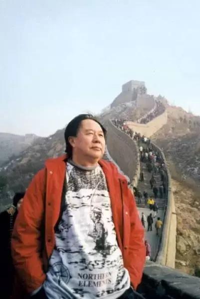 他用罐头换4架飞机，三次入狱，毁誉参半，冯仑说愿为他养老送终