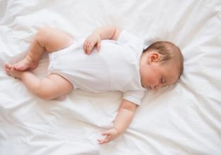 两个月的宝宝拉肚子怎么办,两个月宝宝拉肚子怎么快速解决