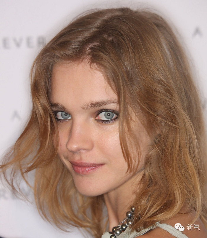 11岁卖水果，19岁嫁王室，29岁成LV太子妃……