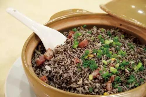 石岐最出名的乳鸽,中山石岐乳鸽奇葩特色