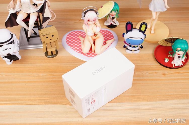 无人机可以放手上飞吗,无人机开箱视频100多块钱的无人机