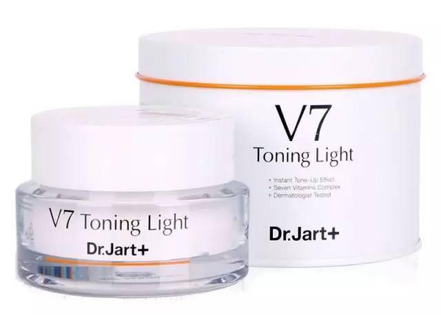 素颜霜3分钟快速拥有奶油肌,牛奶素颜霜真的好用不假白吗