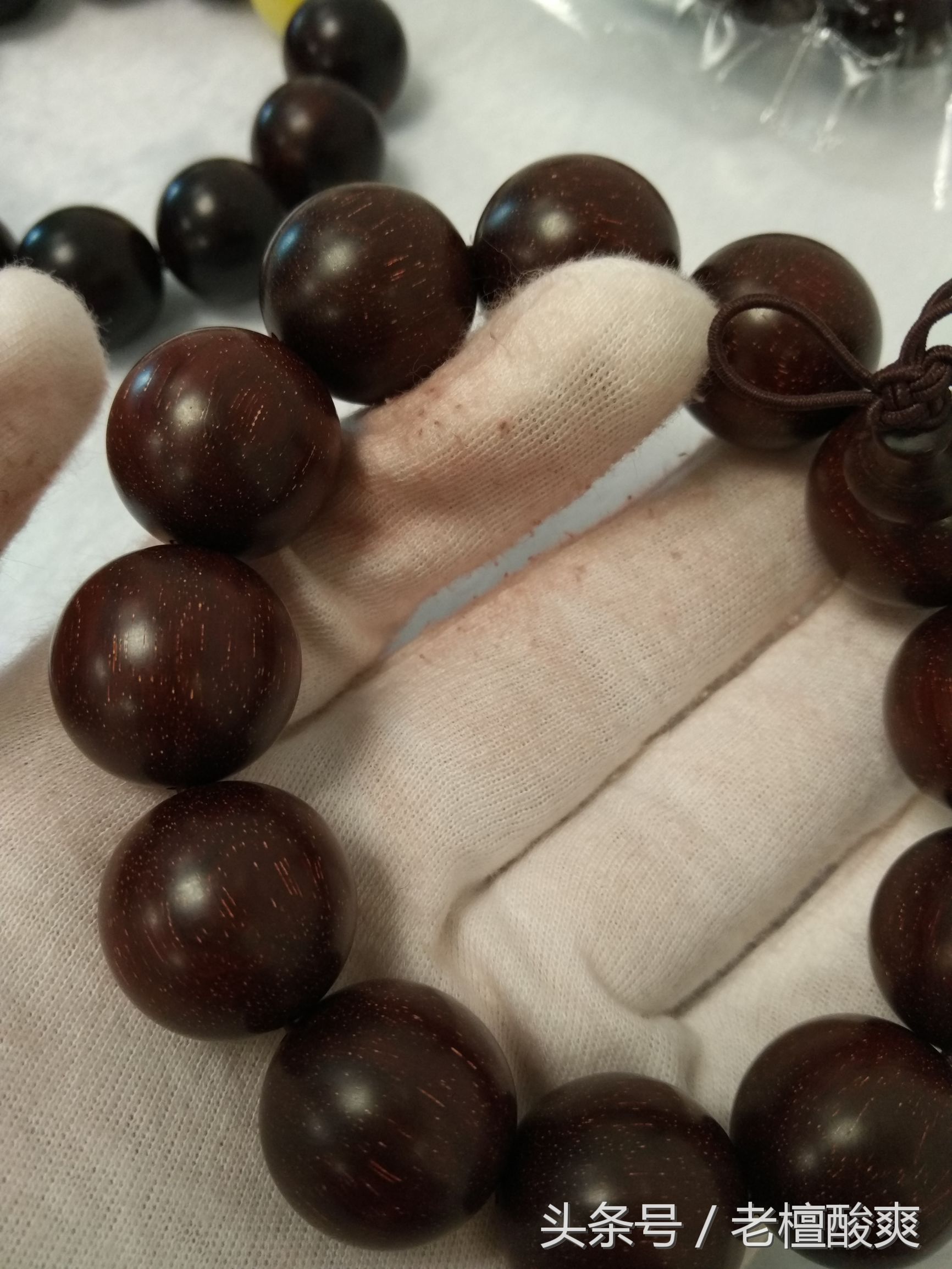 小叶紫檀手串2016年走向,小叶紫檀手串如何选择才不会吃亏