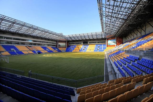 为什么中国专业球场少,为什么中国的专业球场容纳人数少