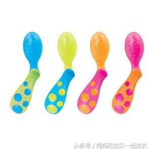 宝宝不吃药试试这个方法,孩子发烧不吃药妈妈一绝招就退热