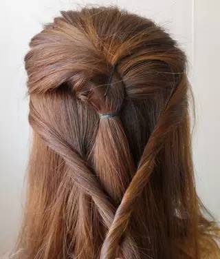 清新淑女半扎编发中分,时尚编发扎法简单又好看