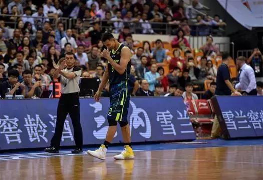 李宁的鞋长时间不穿 (李宁鞋子有小瑕疵给换吗)