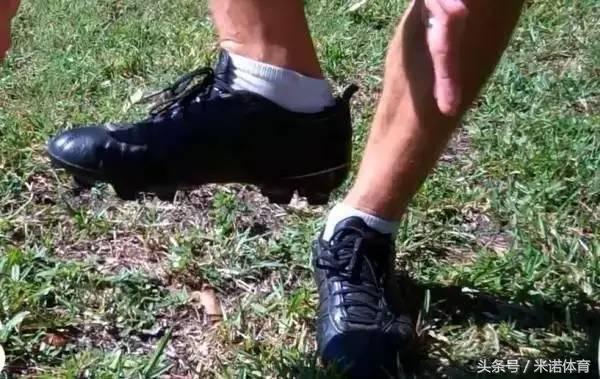 足球贴皮技巧,足球教学射门贴地