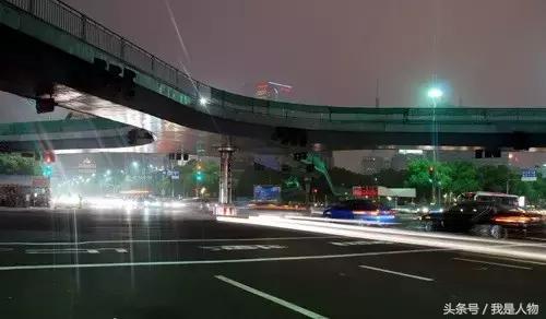 自创精彩短篇科幻小说400字,科幻小说折叠城市