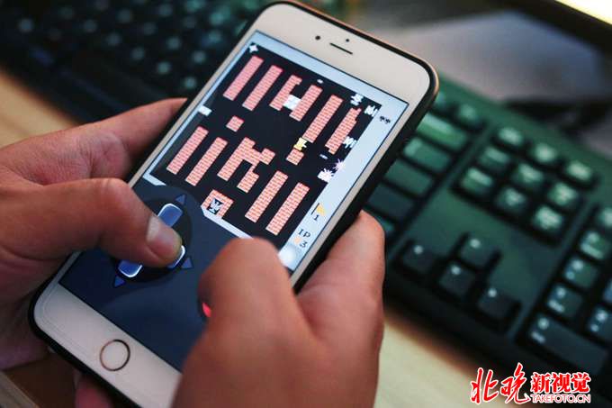 他们这样报复自己可怜的童年：带自家娃继续迷恋红白机