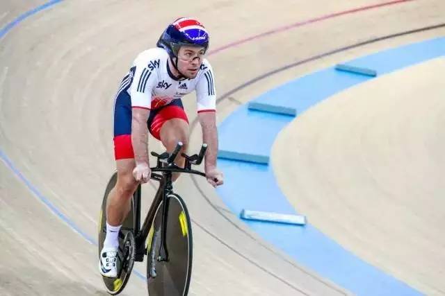 香港场地世界杯拾遗DIAO炸天连体骑行服巡礼