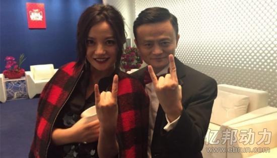 王菲成龙陈坤那英黄晓明马云李连杰，赵薇如何让朋友圈市值破万亿