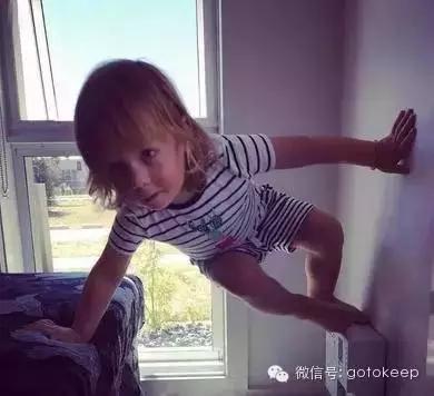 八块腹肌的小怪兽,腹肌小怪兽