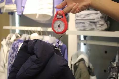 武汉最低温8度怕什么?我们给你测试了几十件轻羽绒服,还自带USB充电加热