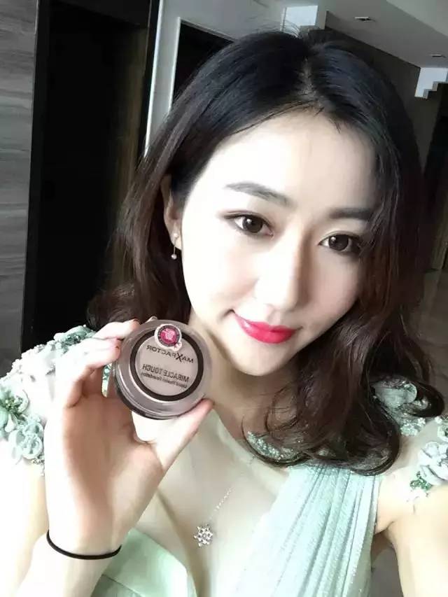 遮瑕比较好的粉底霜,遮瑕力很强的粉底霜