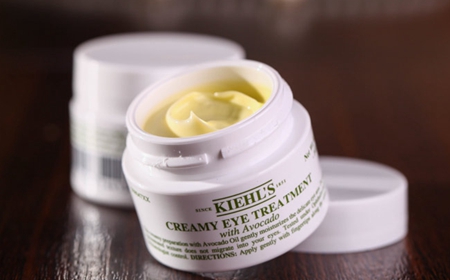 用眼霜熬最长的夜,用最好的眼霜熬最深的夜文案