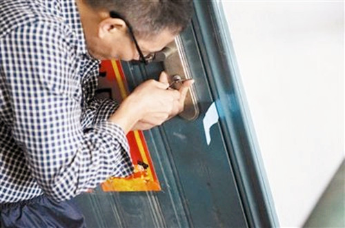 钥匙断在锁里怎么办？开锁师傅说的法子简单管用！