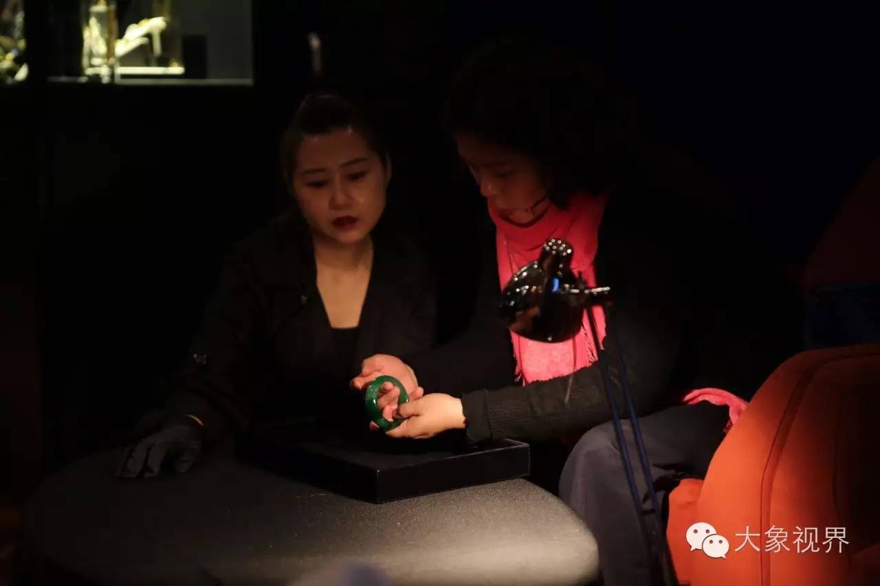 美艳洋模带您私家欧洲之旅!