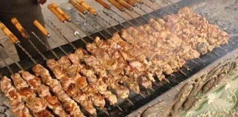 刚开的烧烤店没有生意怎么办,开一家烧烤店做什么生意好