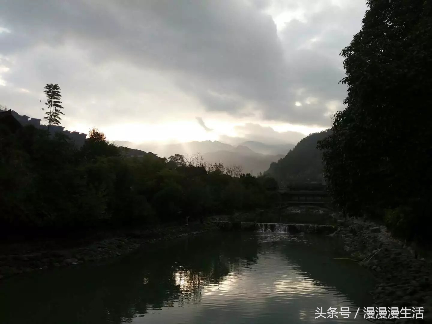 贵州黔南荔波小七孔无滤镜,贵州黔南州荔波县小七孔