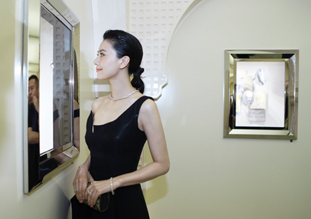 马尾都是明星范儿,又到头发起电时,你怎么办?