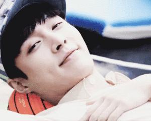 侯佩岑口误错将张艺兴喊成宋艺兴 (张艺兴表姐侯佩岑)