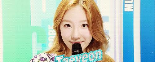 韩国戴眼镜的女明星,韩国女明星戴着眼镜