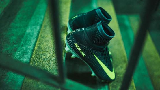 c罗上脚刺客十二彩虹配色,刺客c罗专属配色