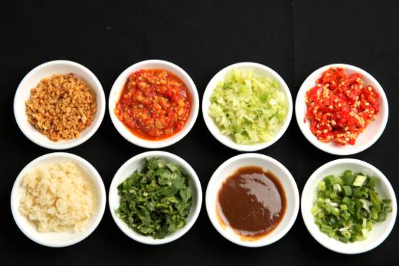 火到连谢霆锋都上门学艺，八合里海记究竟有哪些不一样?