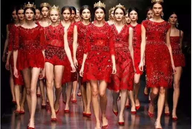 打造超自然的素颜妆容,简单裸妆步骤打造清雅妆容