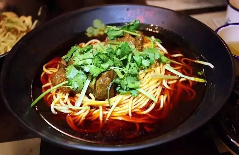 成都的一群面痴,拿出了他们珍藏的42碗好面,服不服吃了就知道