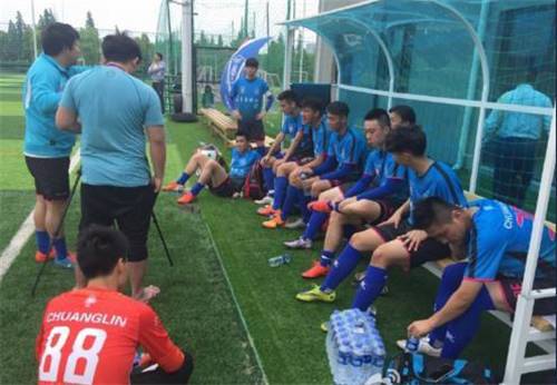 一个业余足球爱好者自我修养,作为足球运动员需要什么