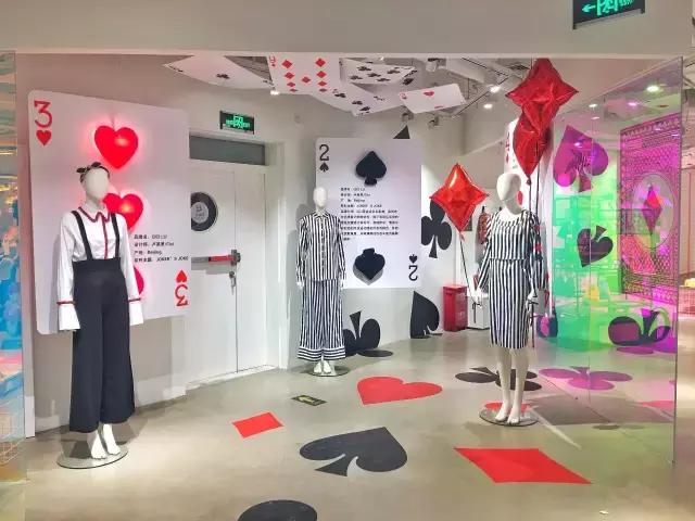 探店喝咖啡,探店逛服装店