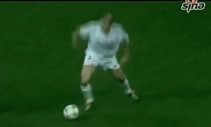 足坛10大过人必杀技,大罗对小罗停球