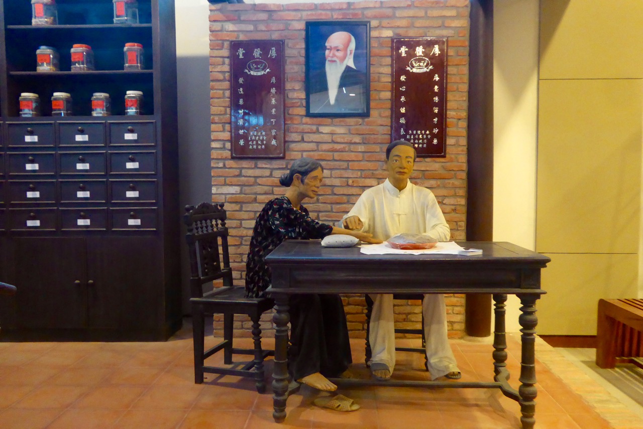 越南岘港,越南乌云密布暴雨