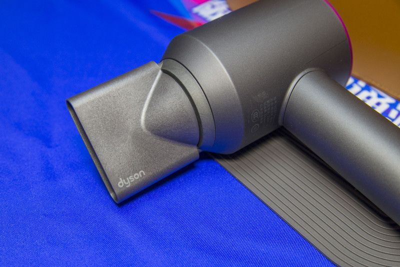 dyson戴森吹风机hd12风力测试,戴森吹风机到底有什么黑科技