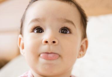 2个月婴儿舌苔白厚怎么清理,两个月婴儿舌苔白厚怎么清理