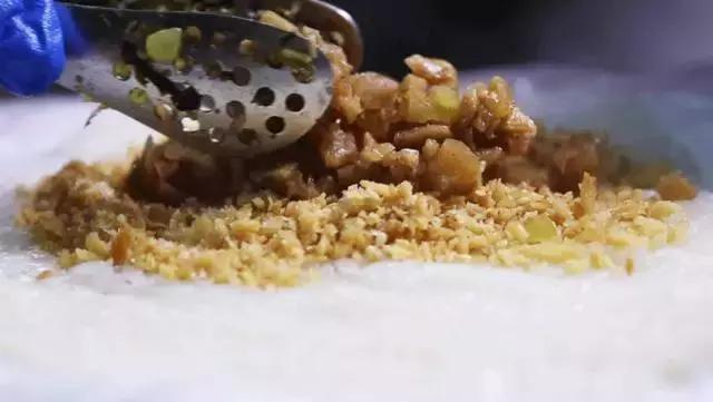 当过LV旁边的网红店总厨，这个做了30年油条的老头还不服老！