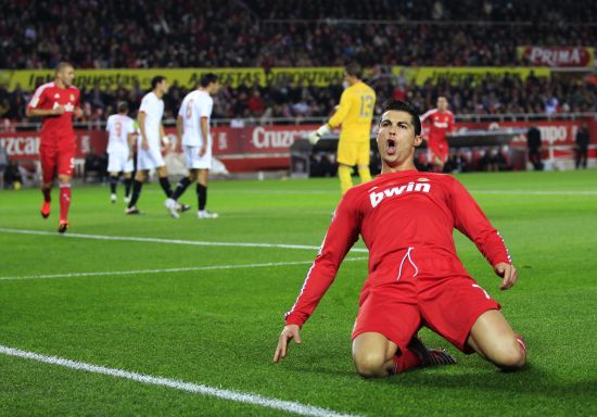 足球场上经典庆祝动作,绿茵场上的庆祝舞蹈