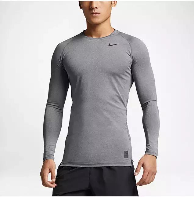 冬天踢球穿什么合适,冬天穿什么踢球好看