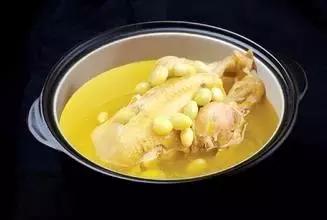 银杏老树叶有没有药用价值,冬天掉落的老银杏叶可入药吗