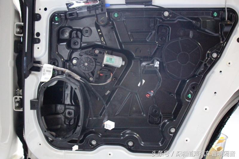 深圳专业汽车音响隔音改装菲亚特菲跃意大利ATI悠扬升级