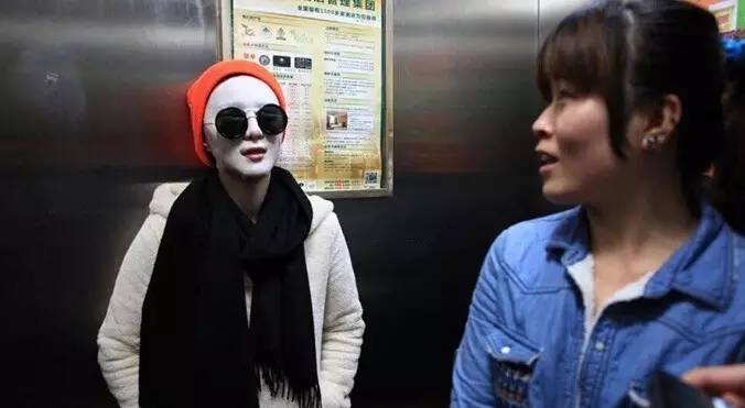 皮肤颗粒感很强很粗糙是什么原因,皮肤粗糙发黑是什么原因引起的