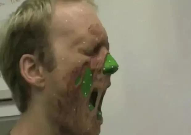 特效化妆中的特效是怎么弄出来的,特效化妆是做什么