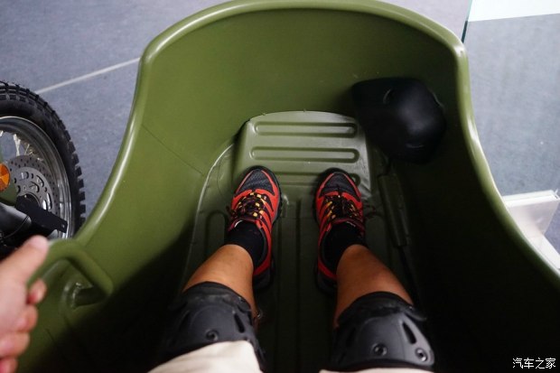 宋楠：评解放军嘉陵600*用军**摩托及技战术