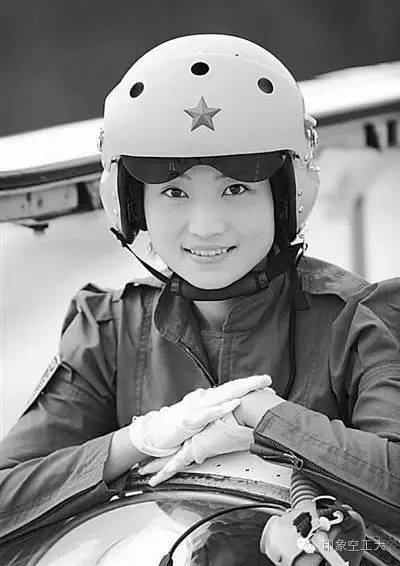 金孔雀故乡弹唱,金孔雀魂归故里群众自发来送别